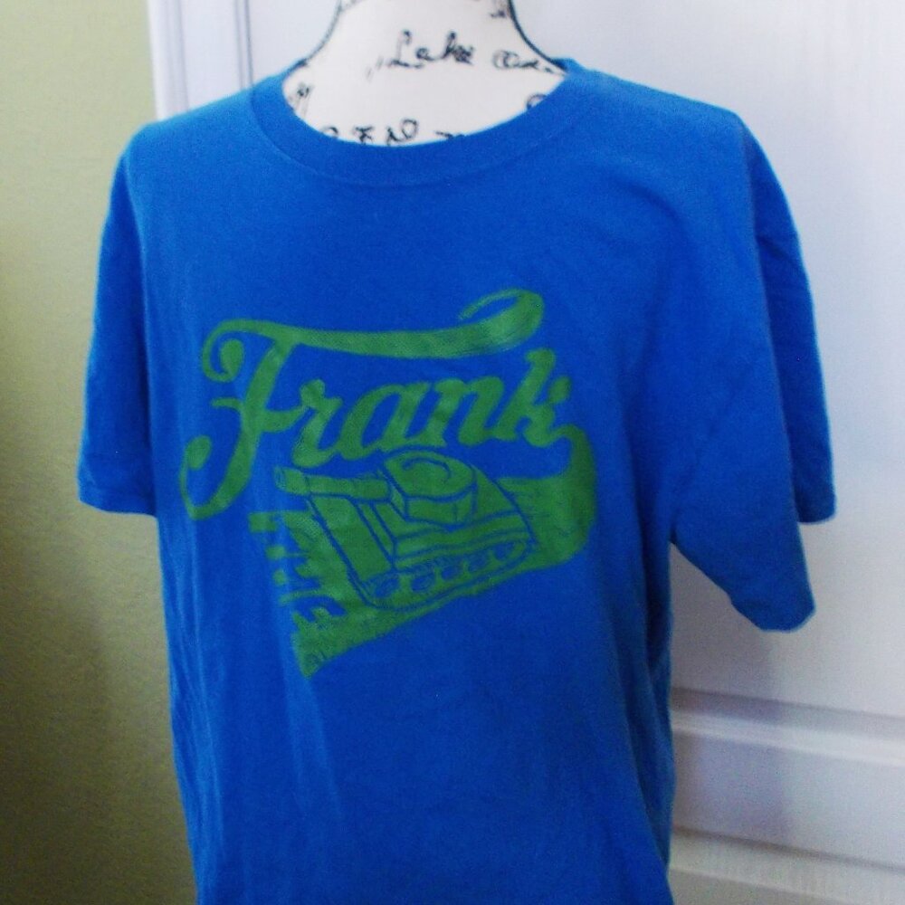 💕 3/$25 💕 Frank the Tank Tee Shirt L